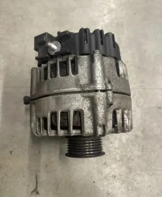 BMW 3 E90 E91 Generator/alternator 7805432 2605773C FG18D024