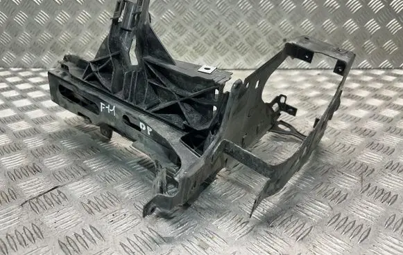 BMW 5 F10 F11 Headlight/headlamp mounting bracket 7200794