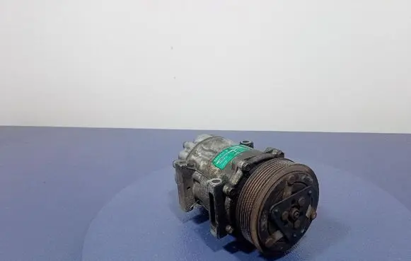 Volvo S40 Air conditioning (A/C) compressor (pump) 3M5H-19D629-HC