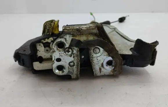 Lexus IS 220D-250-350 Front door lock 5K1418