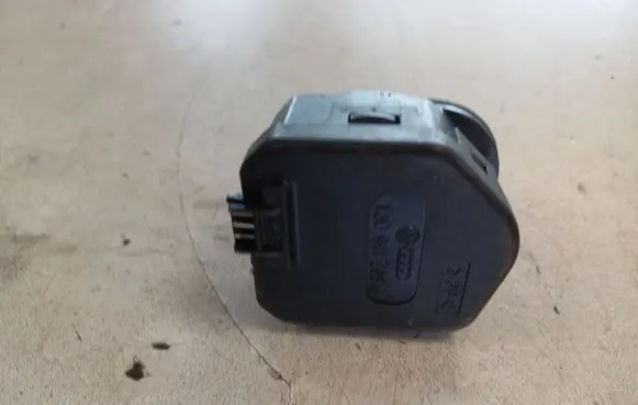 Volkswagen Golf IV Headlight level adjustment motor 1J0941295C