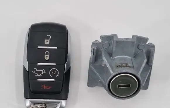 Ram 1500 DT Ignition key/card 68442909AB