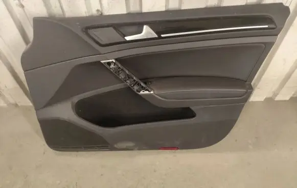 Volkswagen Golf VII Front door card panel trim E321