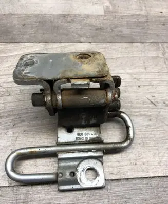Audi Q7 4L Rear door lower hinge 8E0831411E