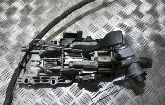 Audi A6 S6 C5 4B Steering wheel axle 4b0419502e 10909302025
