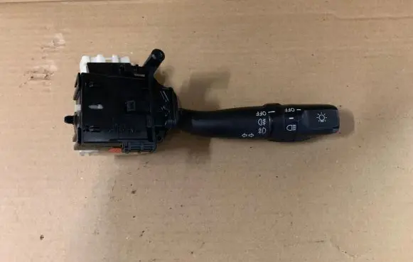 Toyota Avensis T250 Indicator stalk 173650