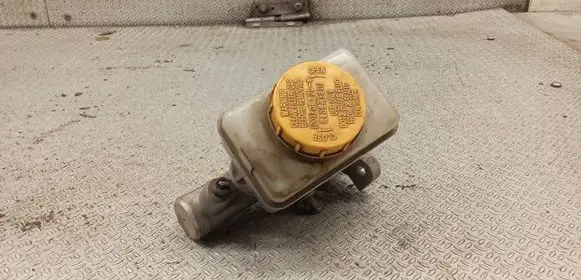 Subaru Legacy Master brake cylinder 