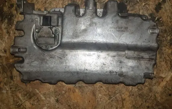 Volkswagen PASSAT B7 Oil sump 03G103603AB
