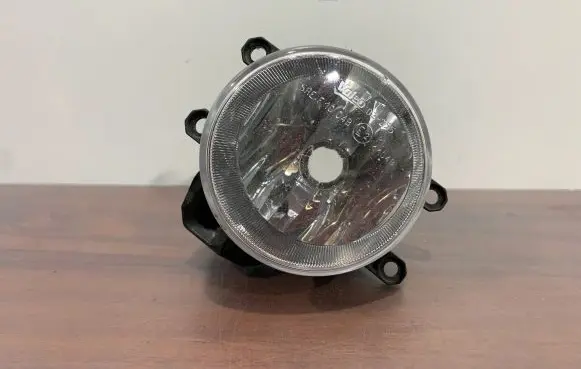 Toyota Auris E180 Front fog light 8122002110 90008497