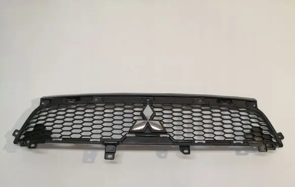 Mitsubishi Outlander Front bumper upper radiator grill