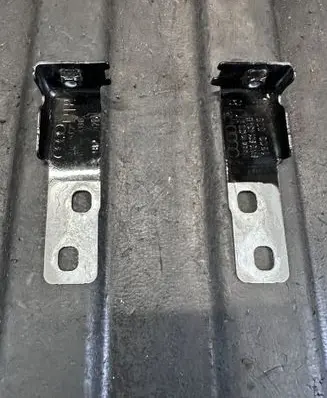 Audi A4 S4 B9 8W Fender mounting bracket 8W0821434B 8W0821433B