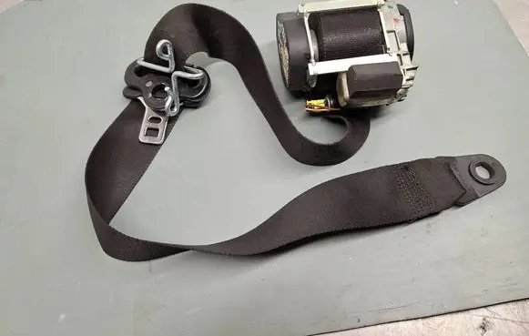 Ford Mondeo MK IV Front seatbelt 6G9N61294AEW