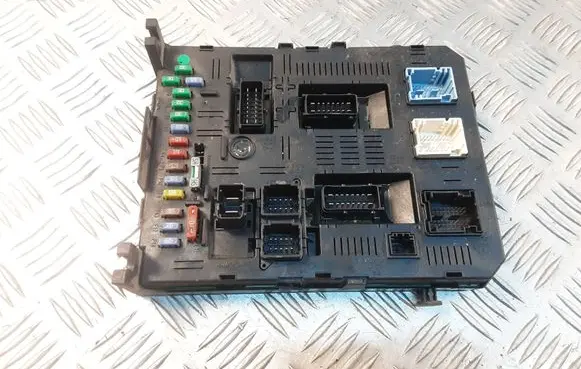 Citroen C4 Aircross Fuse module 281171702B