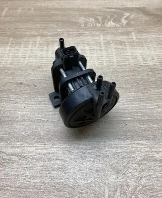 Audi A6 S6 C4 4A Turbo solenoid valve 357906283