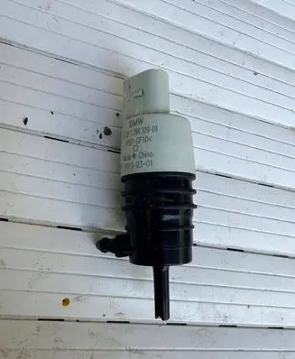 BMW 1 F20 F21 Windscreen/windshield washer pump 7298309