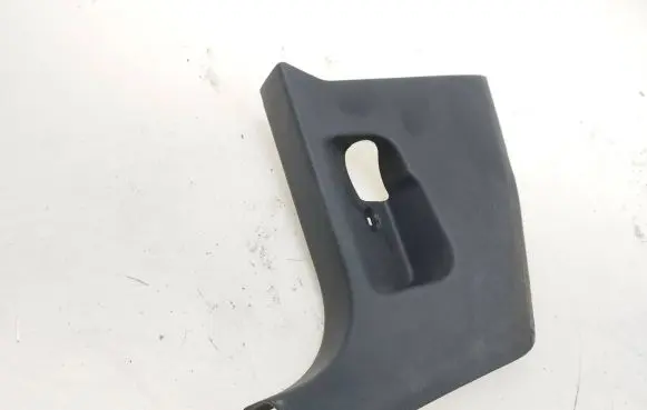 Foot area side trim
