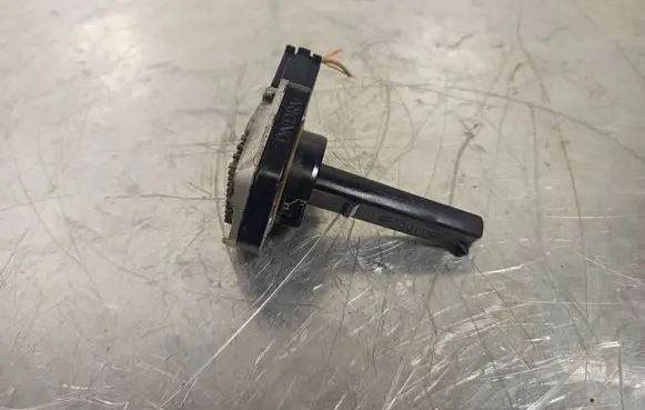 BMW 3 E90 E91 Oil level sensor 6PR00832400 7501786