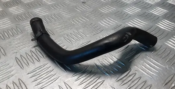 Nissan Qashqai Oil fill pipe 