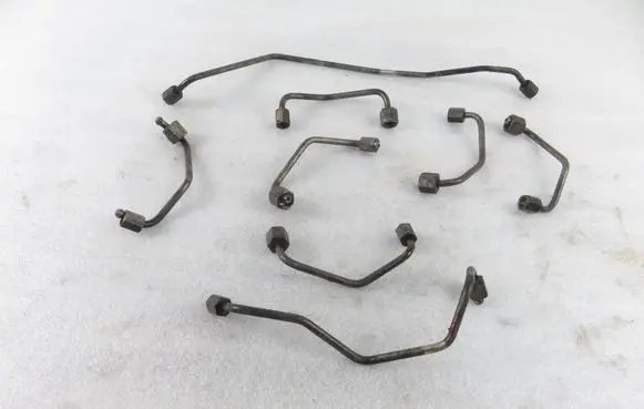 Volkswagen Touareg I Fuel injector supply line/pipe