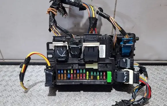 Ford Mondeo MK V Central body control module DG9T15604DN