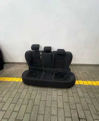 Lexus CT 200H Rear seat F5810