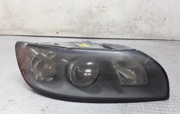 Volvo V50 Headlight/headlamp 30698886