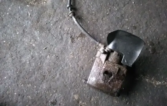 Volkswagen Jetta II Front brake caliper