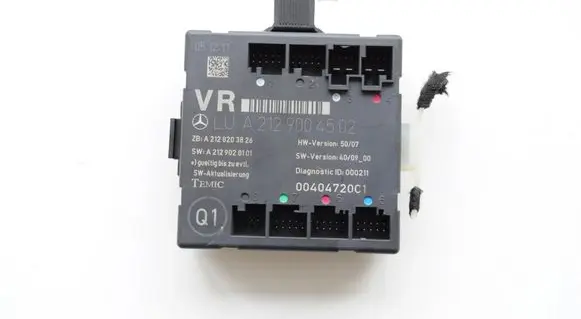 Volkswagen PASSAT B7 Door control unit/module 2129004502