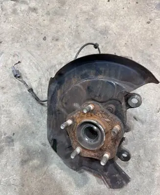 Nissan X-Trail T32 Front wheel hub 