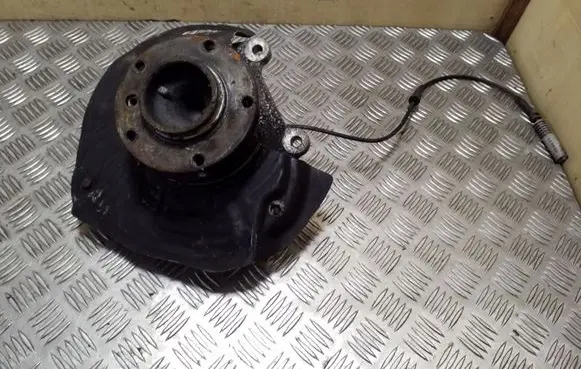 BMW 5 E39 Front wheel hub
