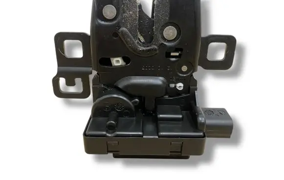 Land Rover Range Rover Sport L320 Tailgate window lock/catch/latch 