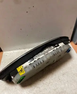 Audi A4 S4 B5 8D Speedometer (instrument cluster) 8D0919861A