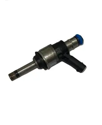 Audi Q7 4M Fuel distributor 