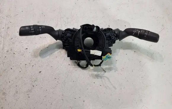 Toyota Yaris Cross Wiper turn signal indicator stalk/switch 89245K0020 0492G2