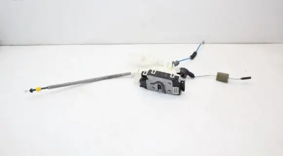 Mercedes-Benz E W212 Coupe door lock (next to the handle) A2047201735
