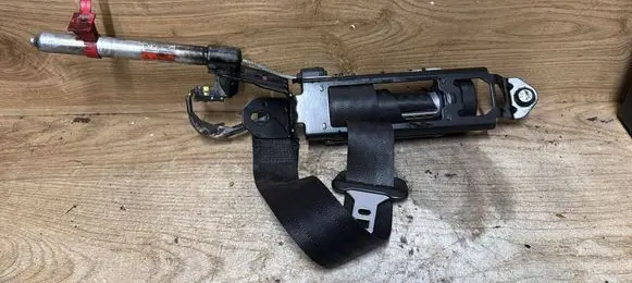 Volvo V70 Front seatbelt 30662744
