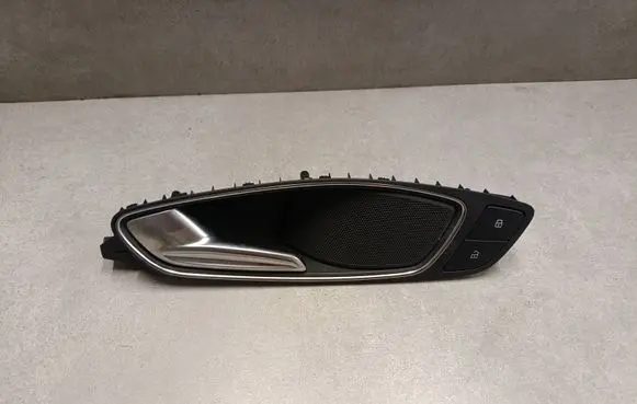 Audi A1 Front door interior handle 01021011003 8X0837019D 213811