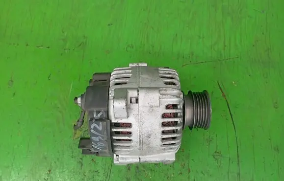 Renault Megane II Generator/alternator 8200100907