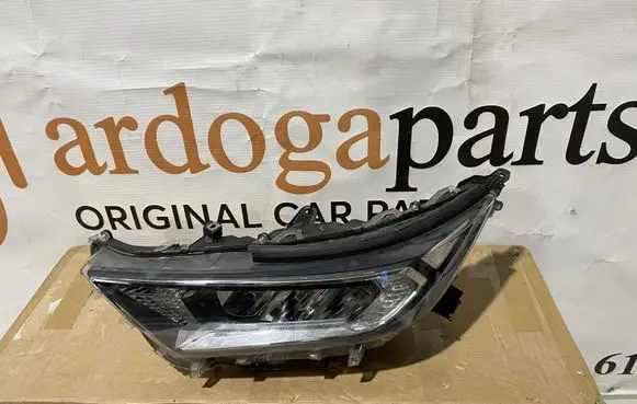 Toyota RAV 4 (XA50) Headlight/headlamp 8118542840