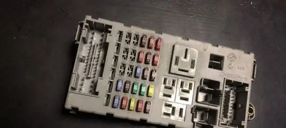 Fiat Punto (188) Fuse module 46520600
