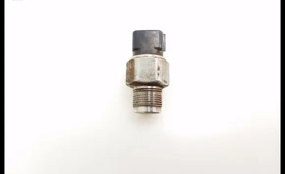 Fuel pressure sensor