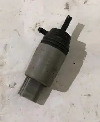 BMW 5 E60 E61 Windscreen/windshield washer pump 6934159 23557610