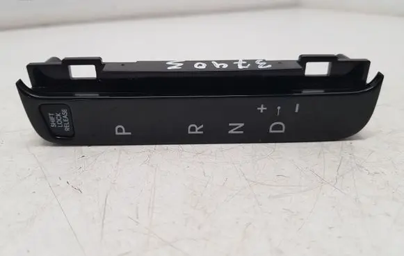 Hyundai Santa Fe Gear shift selector indicator 846542W112 846542W102
