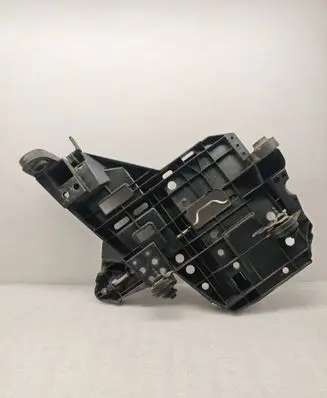 Headlight/headlamp mounting bracket