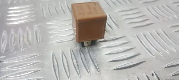 Opel Vectra B Coolant level relay 90491314