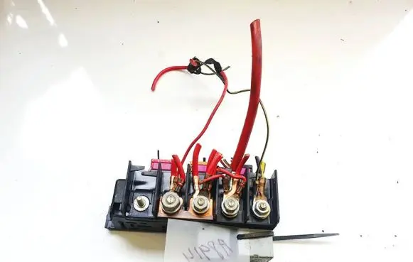Skoda Superb B5 (3U) Fuse box set 8l0941822a 896083000