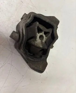 Volvo S80 Engine mount bracket 8070M18