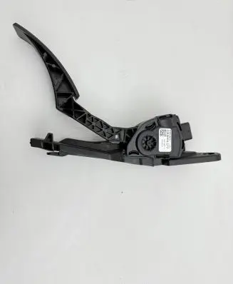 Mercedes-Benz GL X166 Accelerator throttle pedal A1663000004