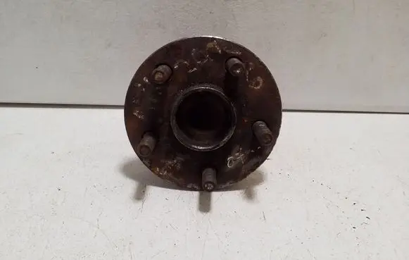 Toyota Avensis T250 Rear wheel hub 