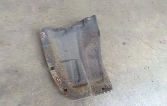 Mitsubishi L200 Rear mudguard 